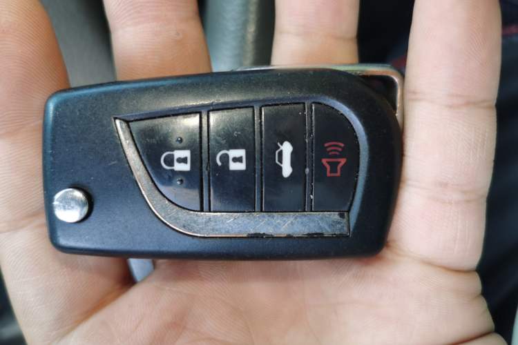 Used Nissan Sunny 2015 1.5XE Manual Comfort Edition Vehicle Key
