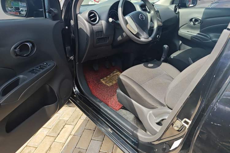 Used Nissan Sunny 2016 1.5XE Manual Leading Edition Driver Seat
