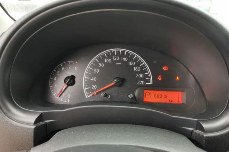 Used Nissan Sunny 2016 1.5XE CVT Leading Edition Instrument Cluster