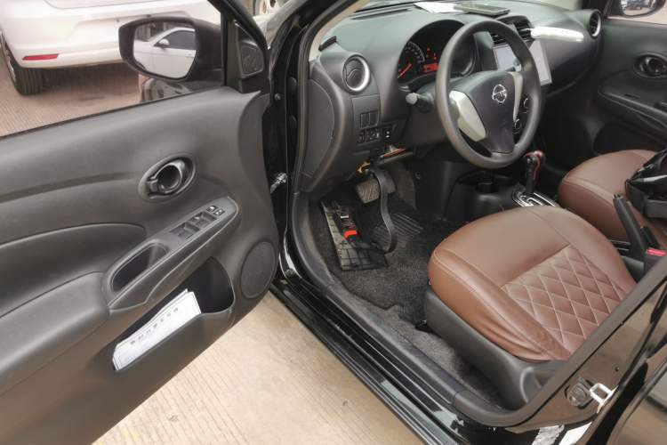 Used Nissan Sunny 2016 1.5XE CVT Leading Edition Interior 3