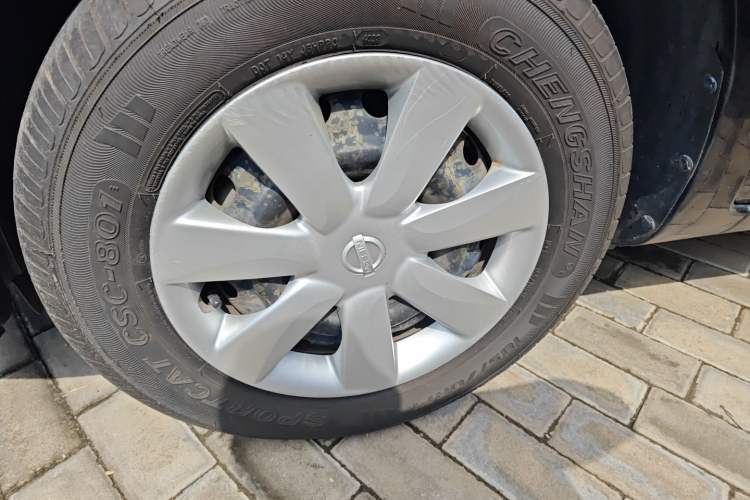 Used Nissan Sunny 2016 1.5XE Manual Leading Edition Left Front Wheel Hub