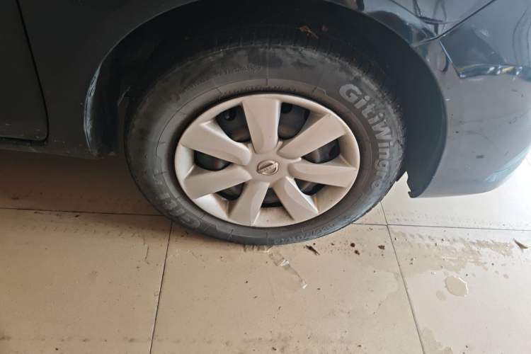 Used Nissan Sunny 2016 1.5XE CVT Leading Edition Right Front Wheel Hub