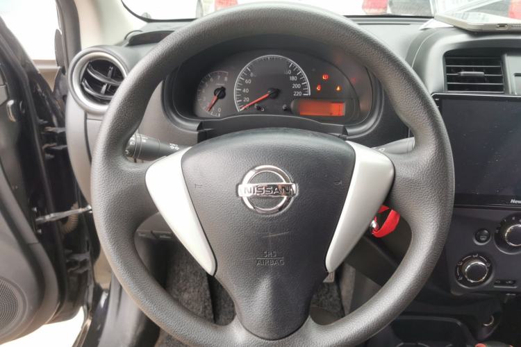 Used Nissan Sunny 2016 1.5XE CVT Leading Edition Steering Wheel