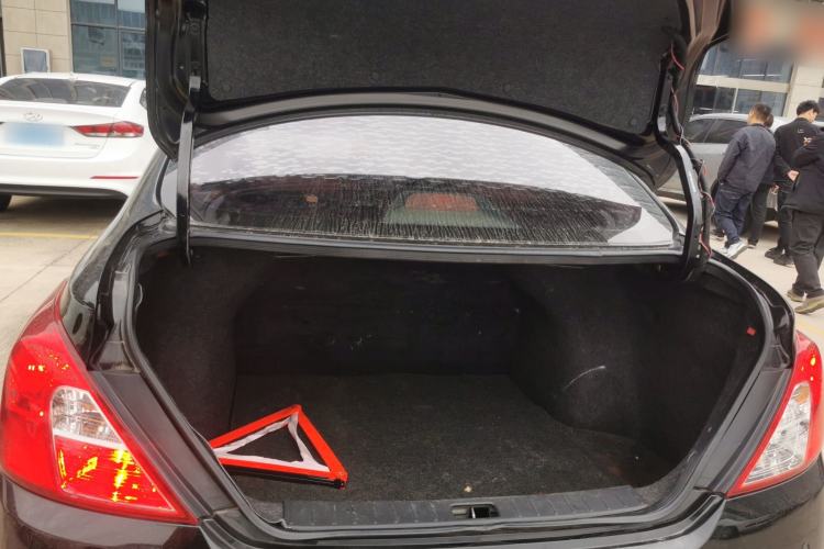 Used Nissan Sunny 2016 1.5XE CVT Leading Edition Trunk