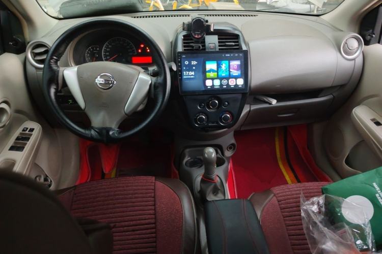 Used Nissan Sunny 2016 1.5XE Manual Leading Edition Center Console