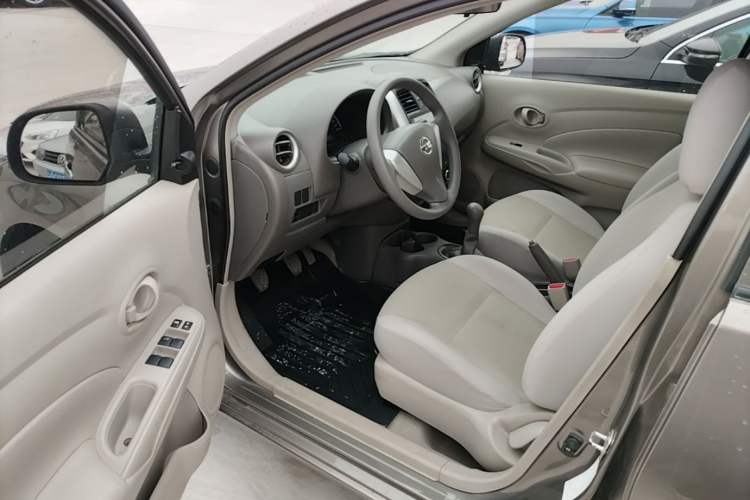 Used Nissan Sunny 2016 1.5XE Manual Leading Edition Driver Seat