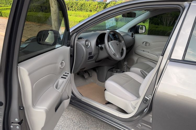 Used Nissan Sunny 2016 1.5XE CVT Leading Edition Interior 2