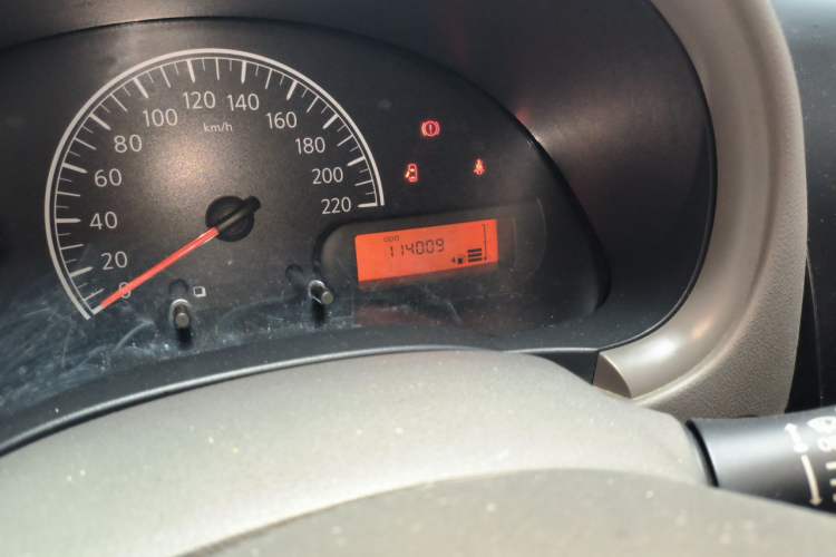 Used Nissan Sunny 2016 1.5XE Manual Leading Edition Odometer Close Up