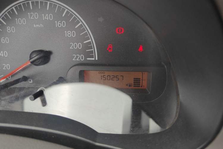 Used Nissan Sunny 2016 1.5XE Manual Leading Edition Odometer Close Up