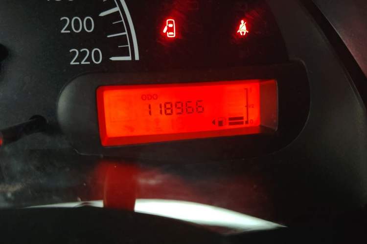 Used Nissan Sunny 2016 1.5XE Manual Leading Edition Odometer Close Up