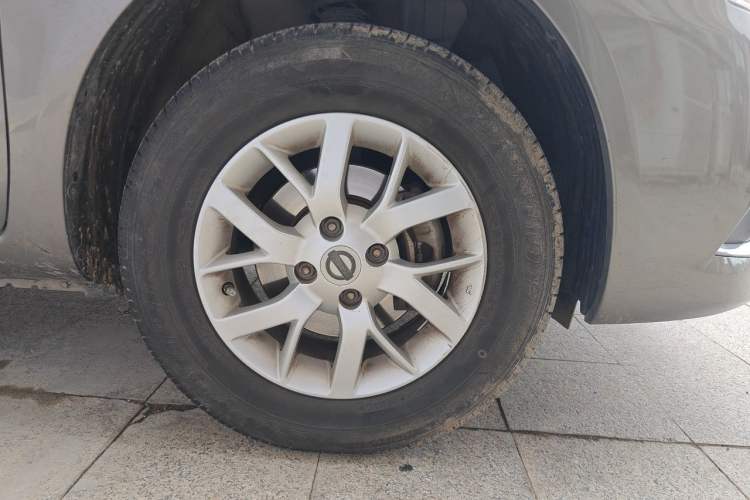 Used Nissan Sunny 2016 1.5XE Manual Leading Edition Right Front Wheel Hub