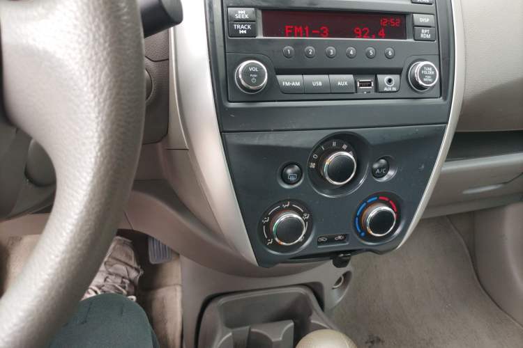 Used Nissan Sunny 2016 1.5XE CVT Leading Edition Audio And AC Panel