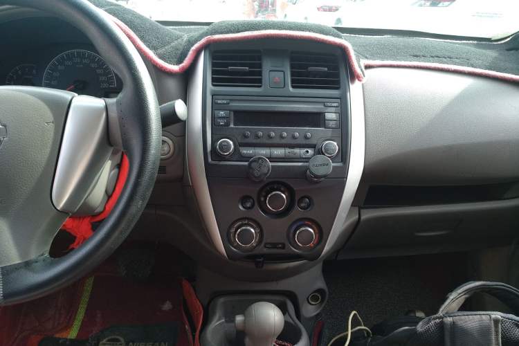 Used Nissan Sunny 2016 1.5XE CVT Leading Edition Audio And AC Panel