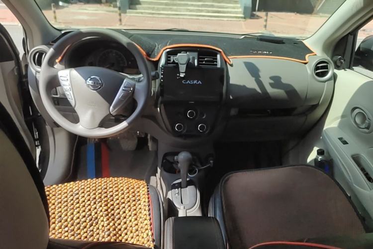 Used Nissan Sunny 2016 1.5XE CVT Leading Edition Center Console
