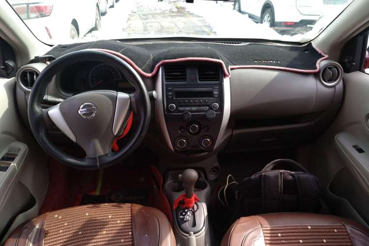 Used Nissan Sunny 2016 1.5XE CVT Leading Edition Center Console