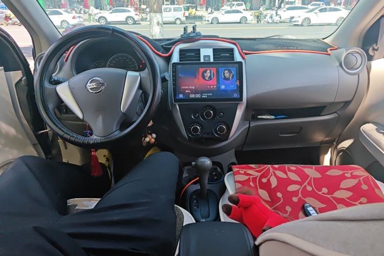 Used Nissan Sunny 2016 1.5XE CVT Leading Edition Center Console