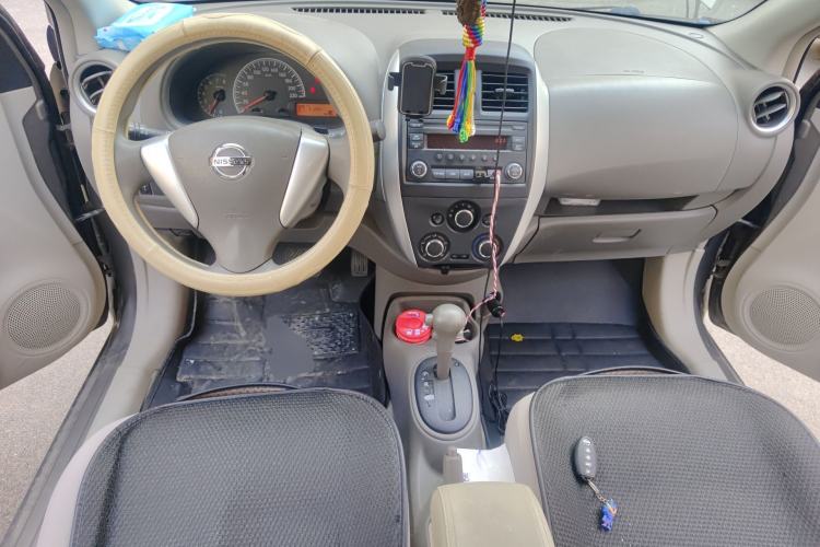 Used Nissan Sunny 2016 1.5XE CVT Leading Edition Center Console