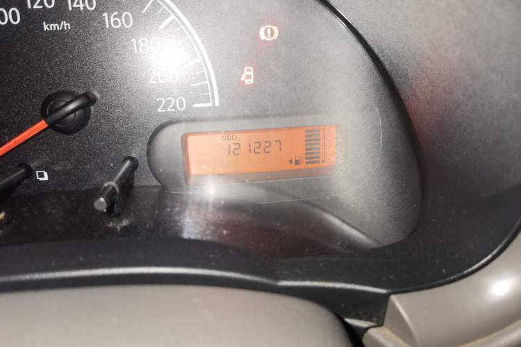 Used Nissan Sunny 2016 1.5XE Manual Leading Edition Odometer Close Up