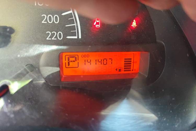 Used Nissan Sunny 2016 1.5XE CVT Leading Edition Odometer Close Up