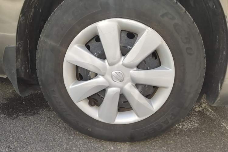 Used Nissan Sunny 2016 1.5XE CVT Leading Edition Right Front Wheel Hub