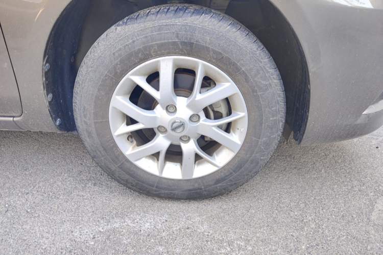 Used Nissan Sunny 2016 1.5XE CVT Leading Edition Right Front Wheel Hub