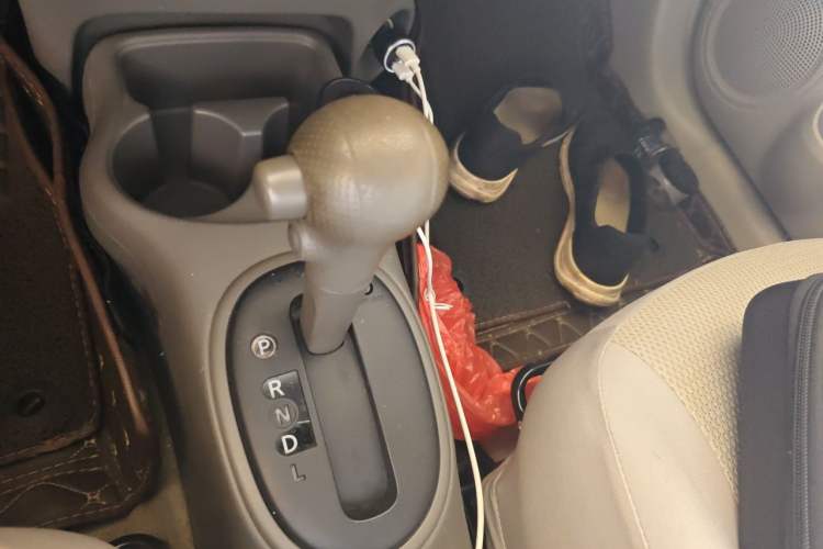 Used Nissan Sunny 2016 1.5XE CVT Leading Edition Gear Lever