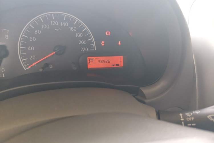 Used Nissan Sunny 2016 1.5XE CVT Leading Edition Odometer Close Up