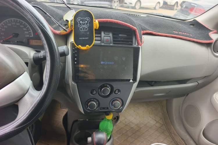 Used Nissan Sunny 2016 1.5XE CVT Leading Edition Audio And AC Panel