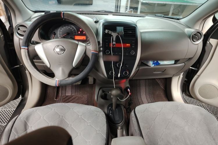 Used Nissan Sunny 2016 1.5XE CVT Leading Edition Center Console