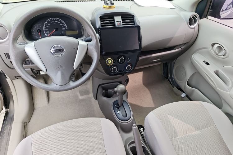 Used Nissan Sunny 2016 1.5XE CVT Leading Edition Center Console