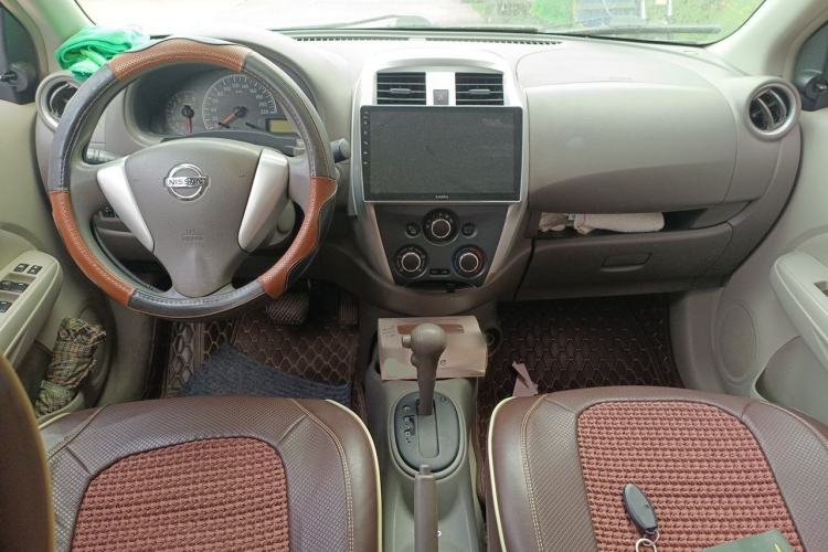 Used Nissan Sunny 2016 1.5XE CVT Leading Edition Center Console
