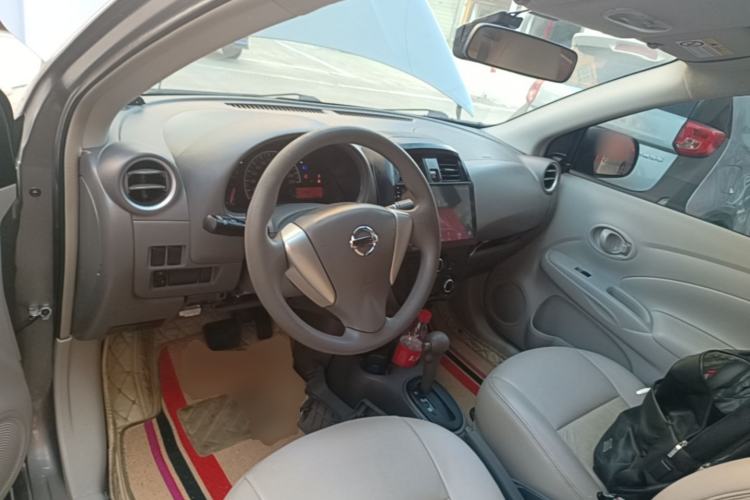 Used Nissan Sunny 2016 1.5XE CVT Leading Edition Center Console