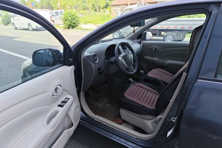 Used Nissan Sunny 2016 1.5XE Manual Leading Edition Driver Seat