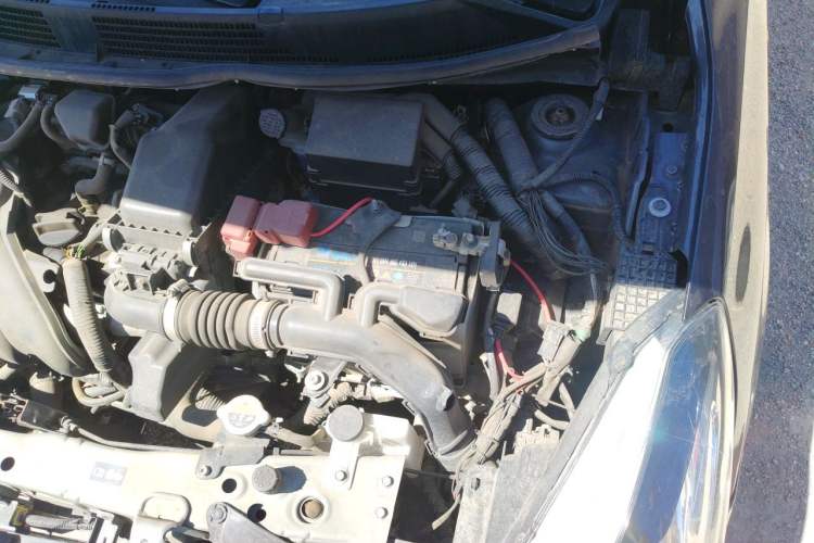 Used Nissan Sunny 2016 1.5XE Manual Leading Edition Engine Bay Left