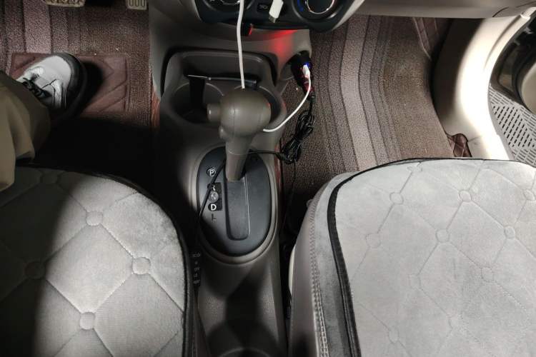 Used Nissan Sunny 2016 1.5XE CVT Leading Edition Gear Lever