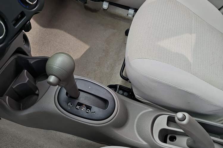Used Nissan Sunny 2016 1.5XE CVT Leading Edition Gear Lever