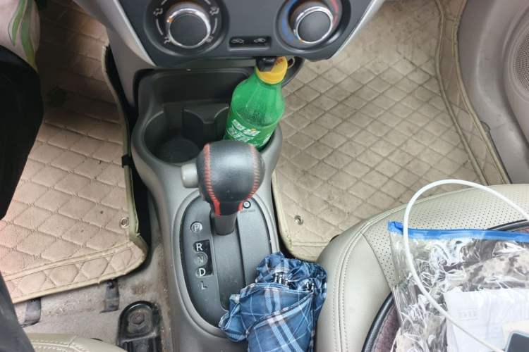 Used Nissan Sunny 2016 1.5XE CVT Leading Edition Gear Lever