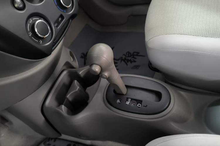 Used Nissan Sunny 2016 1.5XE CVT Leading Edition Gear Lever