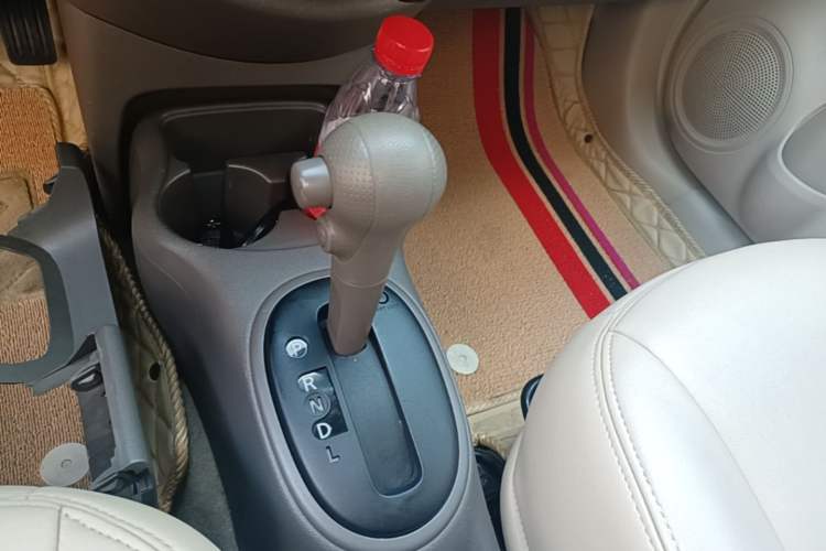 Used Nissan Sunny 2016 1.5XE CVT Leading Edition Gear Lever