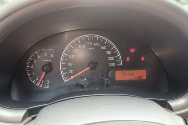 Used Nissan Sunny 2016 1.5XE Manual Leading Edition Instrument Cluster