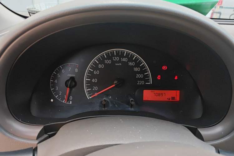 Used Nissan Sunny 2016 1.5XE Manual Leading Edition Instrument Cluster