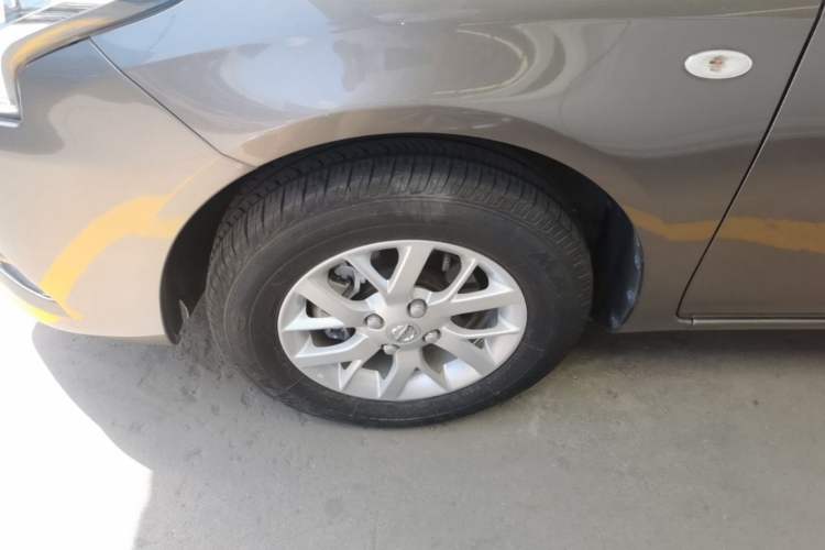 Used Nissan Sunny 2016 1.5XE CVT Leading Edition Left Front Wheel Hub