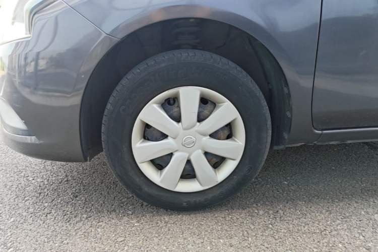 Used Nissan Sunny 2016 1.5XE Manual Leading Edition Left Front Wheel Hub