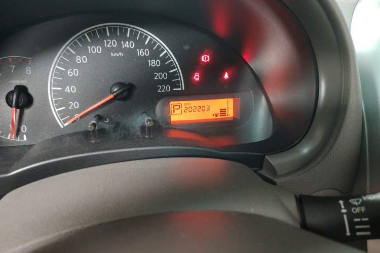 Used Nissan Sunny 2016 1.5XE CVT Leading Edition Odometer Close Up