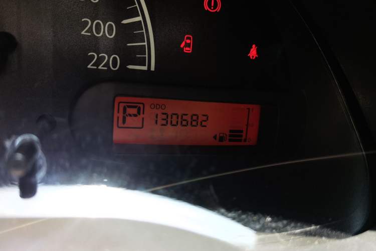 Used Nissan Sunny 2016 1.5XE CVT Leading Edition Odometer Close Up