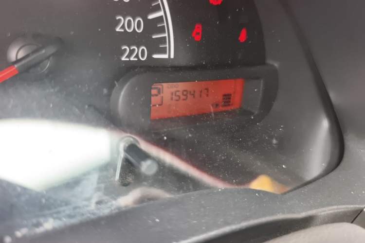 Used Nissan Sunny 2016 1.5XE CVT Leading Edition Odometer Close Up