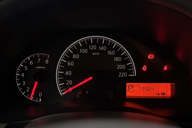 Used Nissan Sunny 2016 1.5XE CVT Leading Edition Odometer Close Up