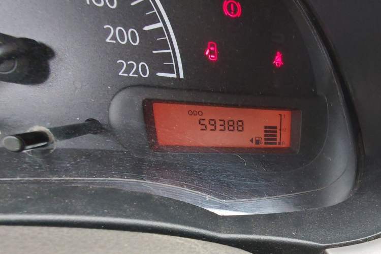 Used Nissan Sunny 2016 1.5XE Manual Leading Edition Odometer Close Up