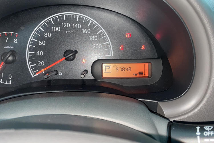Used Nissan Sunny 2016 1.5XE CVT Leading Edition Odometer Close Up