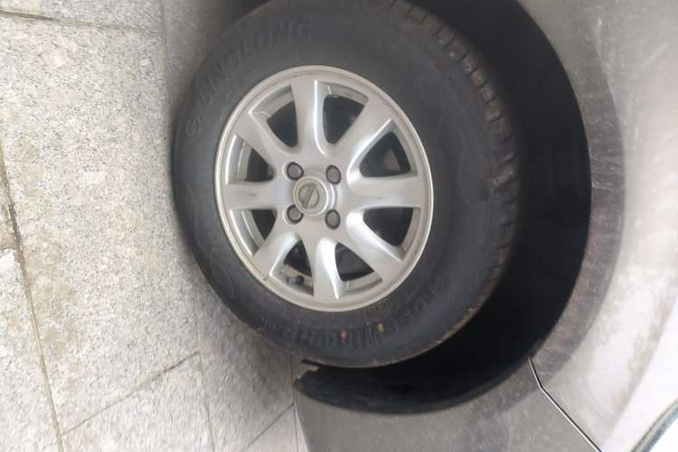 Used Nissan Sunny 2016 1.5XE Manual Leading Edition Right Front Wheel Hub